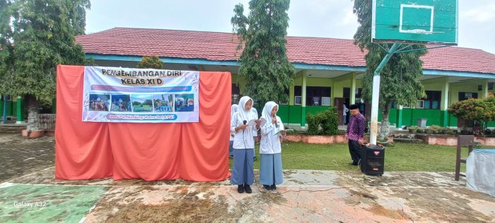 Beragam Talenta Siswa Kelas XI D MAN 2 Bungo Tampil pada Kegiatan Pengembang Diri Beragam Talenta Siswa Kelas XI D MAN 2 Bungo Tampil pada Kegiatan Pengembang Diri