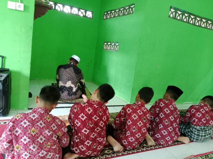 Pembiasaan Sholat Zuhur Berjamaah, MTsN 1 Bungo: Refleksi Pendidikan Karakter Siswa
