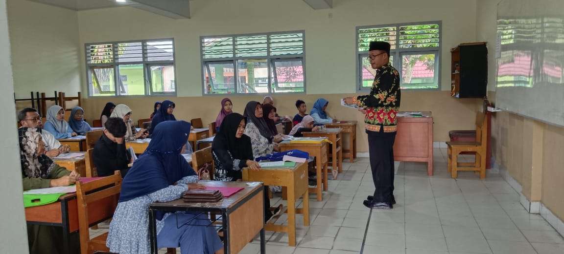 MAN 2 Kota Jambi Sosialisasikan Tata Tertib Peserta Didik kepada Siswa dan Orang Tua Murid Baru MAN 2 Kota Jambi Sosialisasikan Tata Tertib Peserta Didik kepada Siswa dan Orang Tua Murid Baru