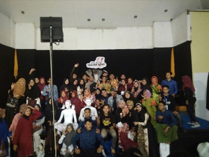 PENTAS TEATER RASA KONSER PENTAS TEATER RASA KONSER