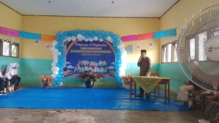 Kepala MTsN 5 Tebo Hadiri Pelepasan Siswa MI Tarbiyatul Mubtadiin