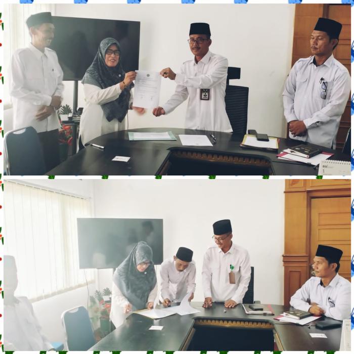Kepala MAN 2 TEBO Tanda Tangani Perjanjian Kerja 2023