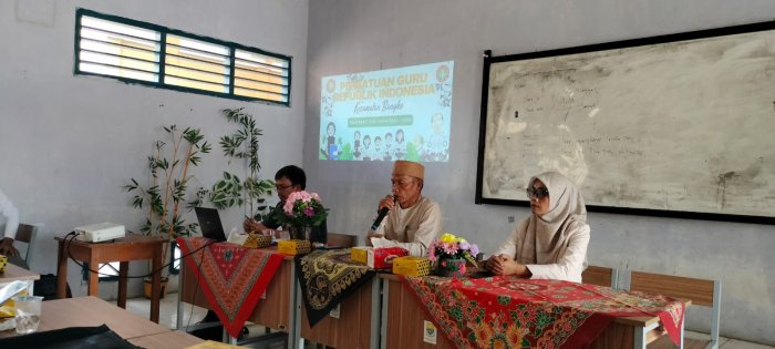 Tiga Guru Masuk dalam Kepengurusan PGRI Kecamatan Bangko Periode 2025-2030 Tiga Guru Masuk dalam Kepengurusan PGRI Kecamatan Bangko Periode 2025-2030