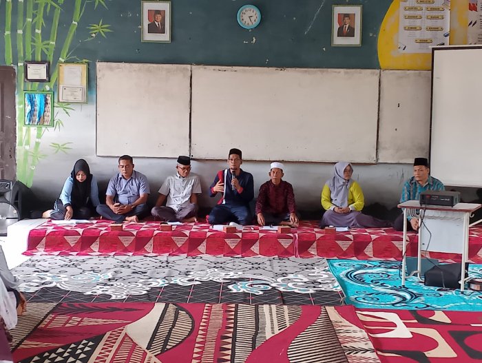 Rapat Jelang Ujian Madrasah (UM), Wali Murid Diminta Motivasi Anaknya Rapat Jelang Ujian Madrasah (UM), Wali Murid Diminta Motivasi Anaknya