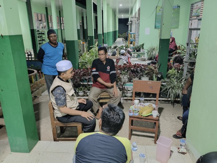 Kepala MTsN 2 Bungo Tinjau Kegiatan PMR di MTsN 5 Bungo Kepala MTsN 2 Bungo Tinjau Kegiatan PMR di MTsN 5 Bungo