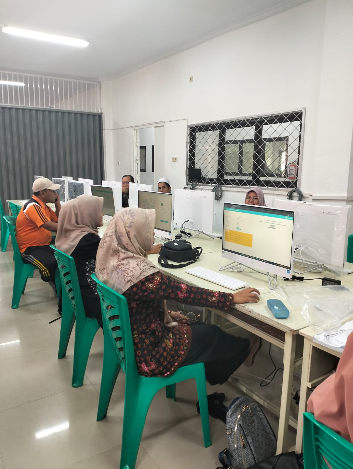 Guru MTs Negeri 1 Kota Jambi ikuti Simulasi Asesmen Kompetensi Guru Guru MTs Negeri 1 Kota Jambi ikuti Simulasi Asesmen Kompetensi Guru