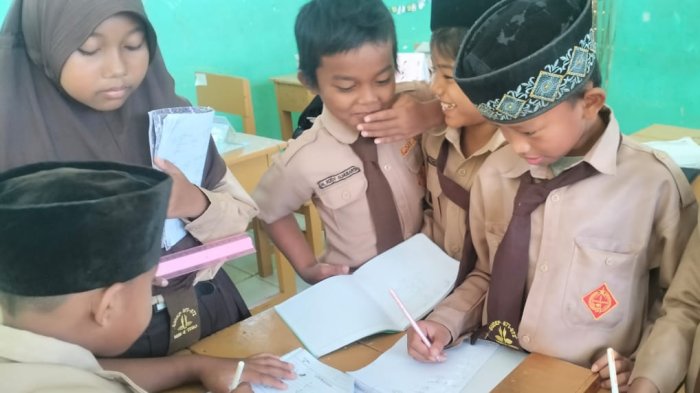 Siswa Jadi Tutor Sebaya, Pembelajaran di Kelas 4A MIN 4 Tebo Makin Efektif
