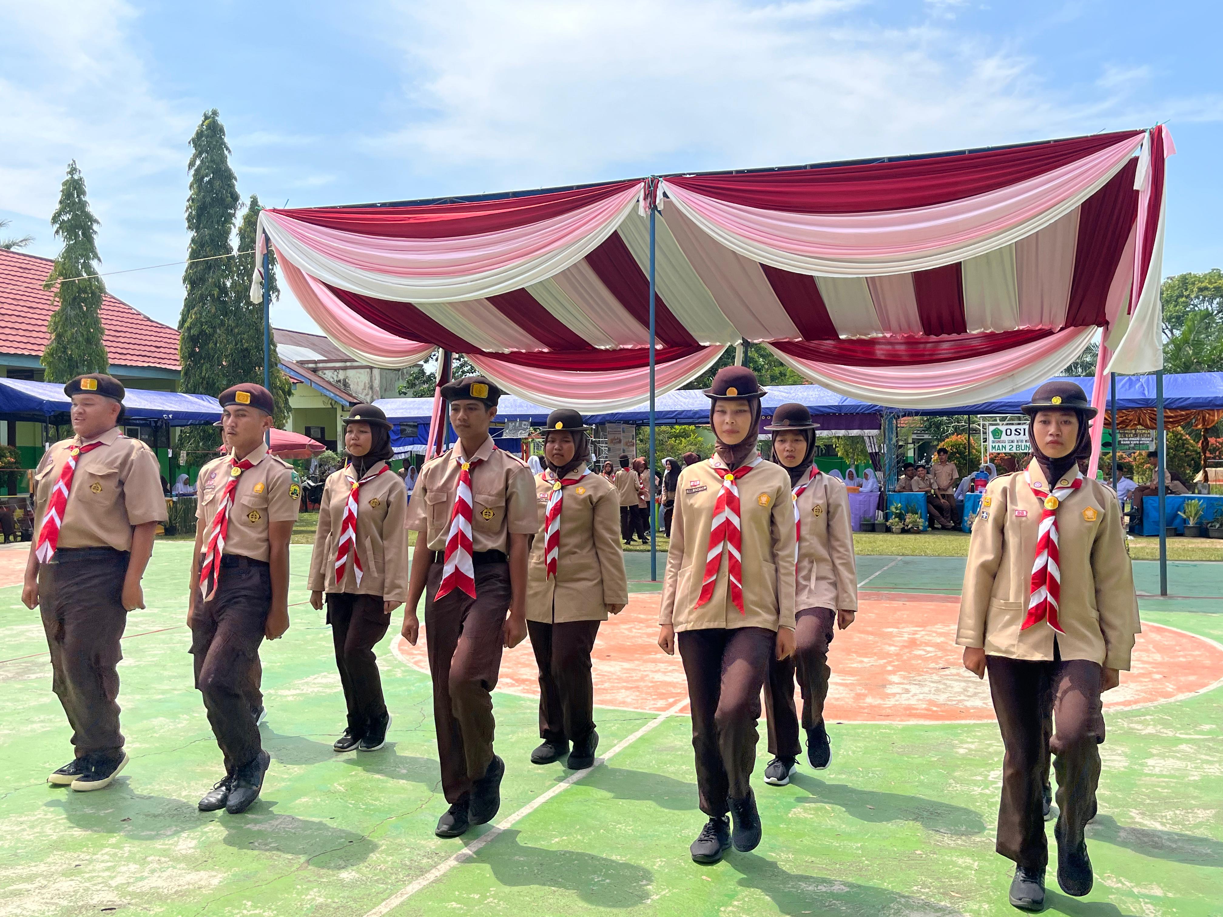 Penuh Kreasi, Lomba Baris Berbaris MAN 2 Bungo Dalam Kegiatan Porseka Penuh Kreasi, Lomba Baris Berbaris MAN 2 Bungo Dalam Kegiatan Porseka