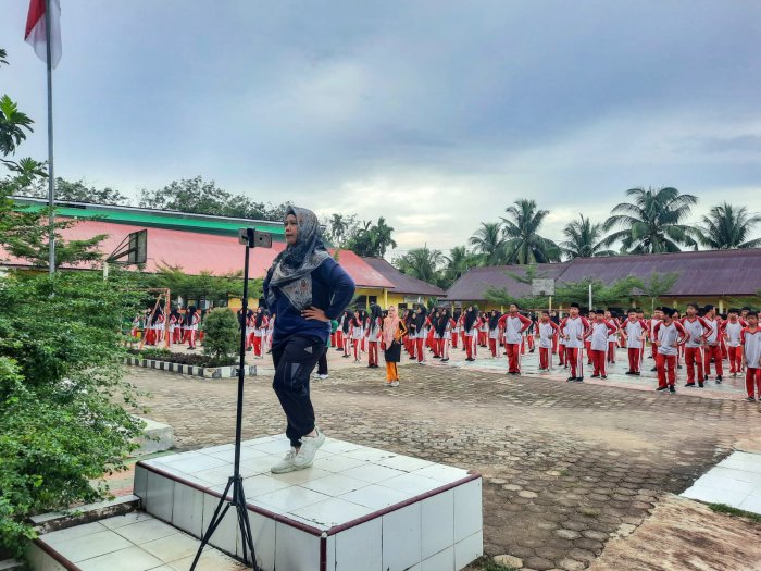 MTsN 1 Bungo Gelar Senam Kesehatan Jasmani, Semarakkan Pagi dengan Energi Positif MTsN 1 Bungo Gelar Senam Kesehatan Jasmani, Semarakkan Pagi dengan Energi Positif
