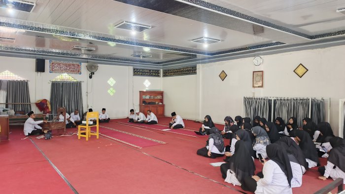 Gema Selawat Kebangsaan, MAN 1 Kerinci Awali Pembacaan Dala’il al-Khayrat dengan Khidmat Gema Selawat Kebangsaan, MAN 1 Kerinci Awali Pembacaan Dala’il al-Khayrat dengan Khidmat