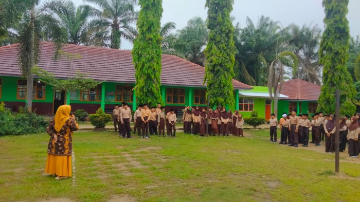 Hari Kamis Pembiasaan Umum: Tanamkan Nilai Pancasila Sejak Dini Di Min 3 Tebo Hari Kamis Pembiasaan Umum: Tanamkan Nilai Pancasila Sejak Dini Di Min 3 Tebo