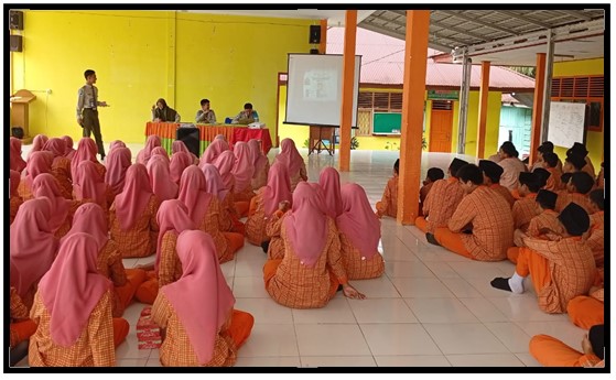 KETUA OSIM MAN IC JAMBI GELAR SOSIALISASI SNPDB DI MTS N 1 TEBO KETUA OSIM MAN IC JAMBI GELAR SOSIALISASI SNPDB DI MTS N 1 TEBO