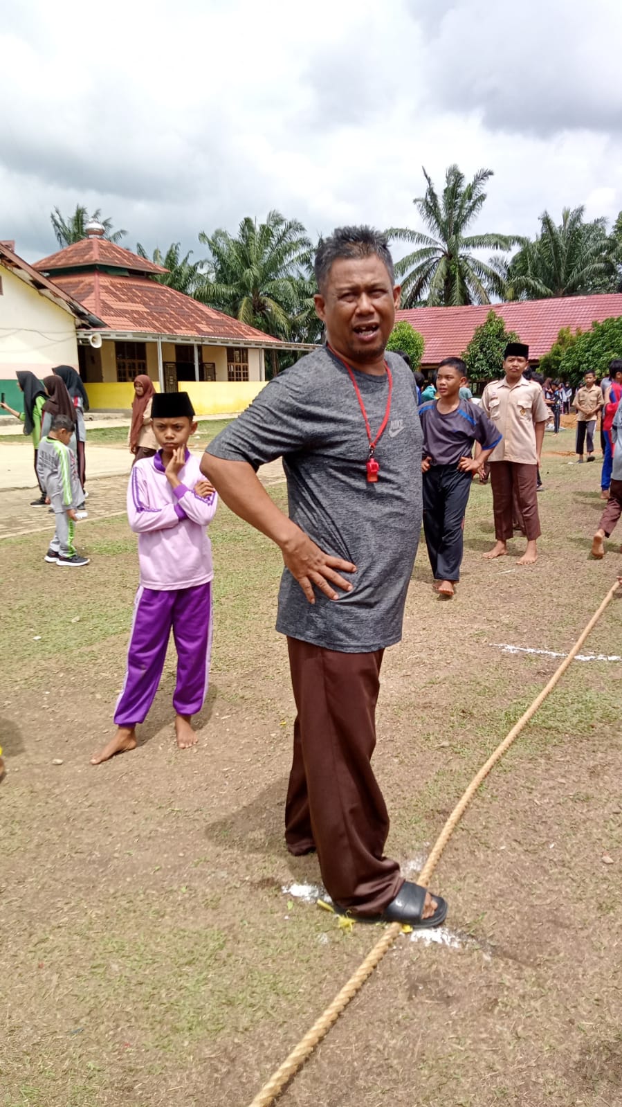 MTsN 2 BUNGO MENGADAKAN LOMBA ANTAR KELAS STELAH UPACARA HARI PRAMUKA MTsN 2 BUNGO MENGADAKAN LOMBA ANTAR KELAS STELAH UPACARA HARI PRAMUKA
