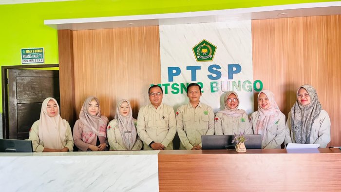 Libur Semester Tetap Produktif, Layanan PTSP MTsN 2 Bungo Berjalan Optimal Seperti Hari Biasa Libur Semester Tetap Produktif, Layanan PTSP MTsN 2 Bungo Berjalan Optimal Seperti Hari Biasa