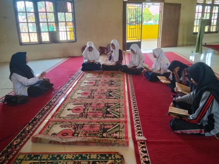MTsN 2 Bungo Lanjutkan KBM dengan Kelas Tilawah untuk Asah Kemampuan Siswa MTsN 2 Bungo Lanjutkan KBM dengan Kelas Tilawah untuk Asah Kemampuan Siswa