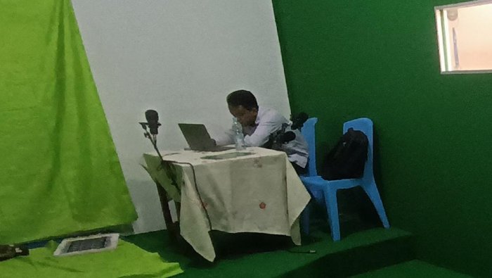 Guru MAN 2 Kota Jambi Siapkan Laporan EKIN Berbasis Digital Guru MAN 2 Kota Jambi Siapkan Laporan EKIN Berbasis Digital