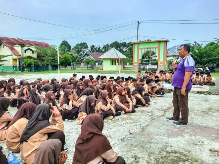 Penanaman Sikap Empati dan Peduli Jadi Bagian Penting dari Kurikulum Berbasis Cinta di MTsN 1 Bungo Penanaman Sikap Empati dan Peduli Jadi Bagian Penting dari Kurikulum Berbasis Cinta di MTsN 1 Bungo