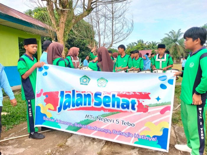 Jalan Sehat MTsN 5 Tebo Berlangsung Meriah Jalan Sehat MTsN 5 Tebo Berlangsung Meriah