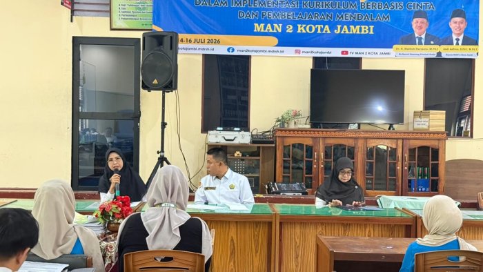 Tingkatkan Prestasi dan Disiplin, MAN 2 Kota Jambi Gelar Rapat Evaluasi Kinerja