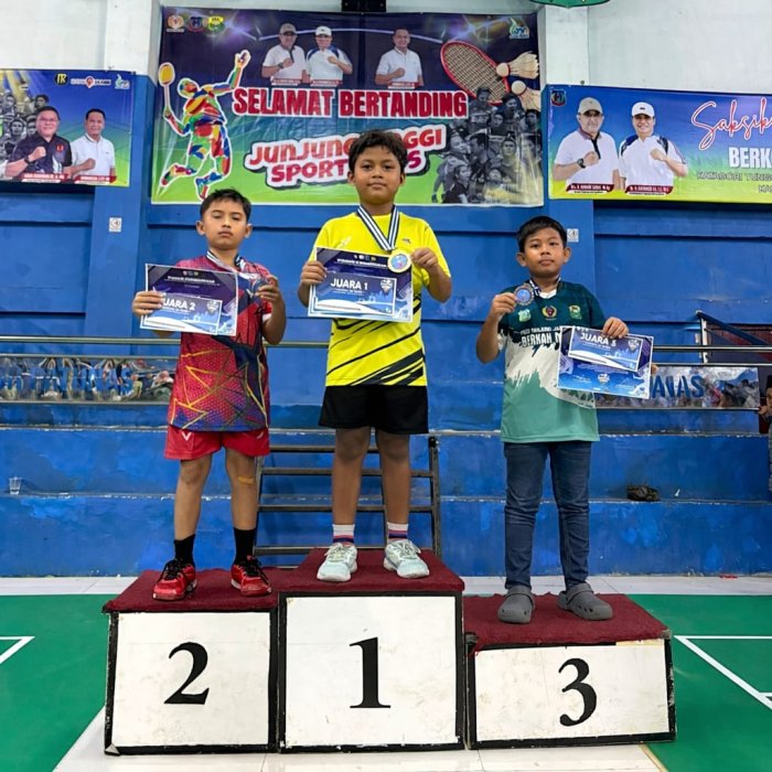 Gemilang di Lapangan, M. Arif Arrahman Sabet Juara 1 Lomba Bulutangkis Tingkat SD/MI se-Kabupaten Tanjung Jabung Barat Gemilang di Lapangan, M. Arif Arrahman Sabet Juara 1 Lomba Bulutangkis Tingkat SD/MI se-Kabupaten Tanjung Jabung Barat