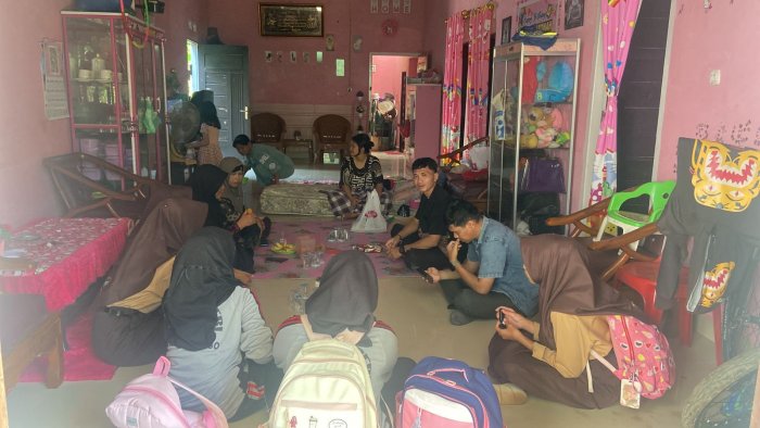 PMR SAFAMA Kunjungi Istri Pembina UKS Pasca Operasi