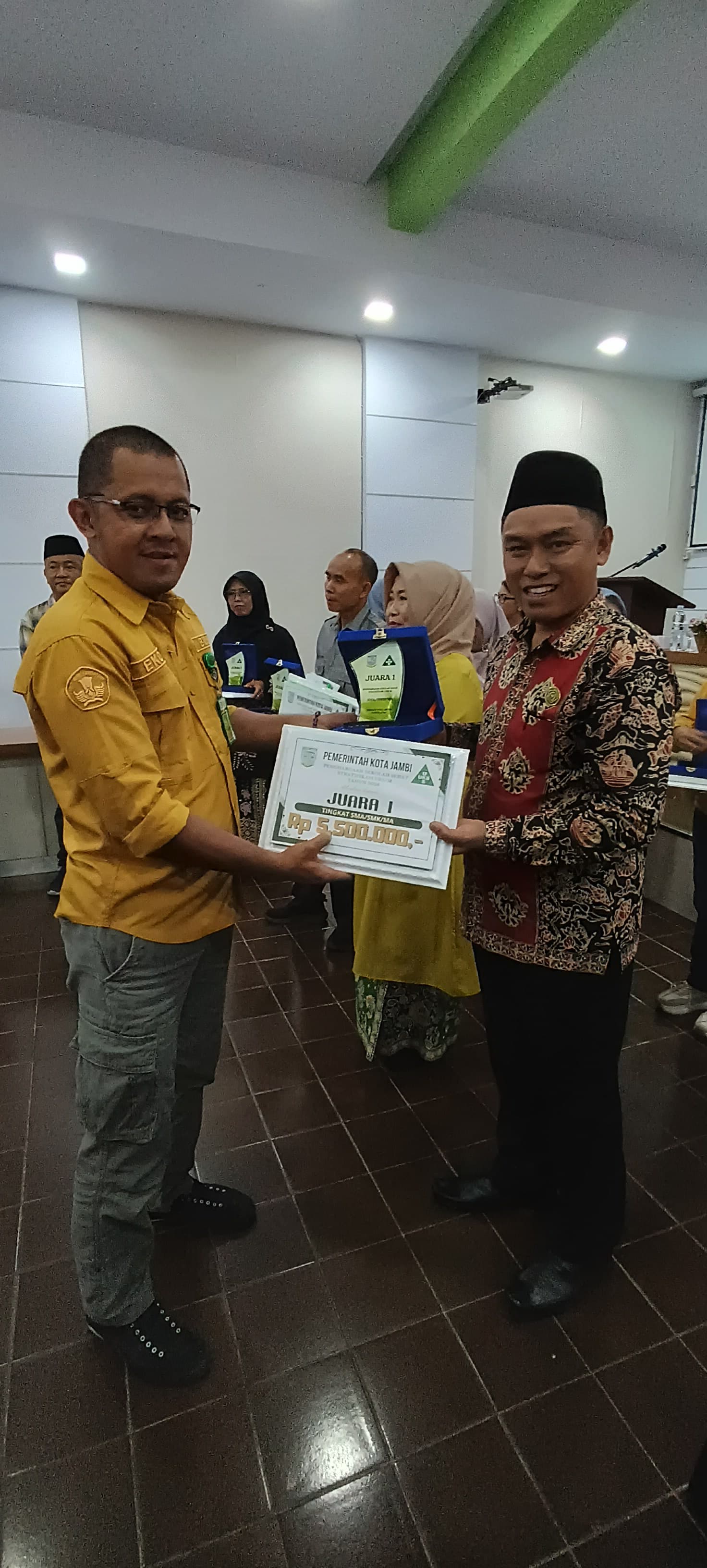 MAN 2 Kota Jambi Raih Juara 1 Sekolah Sehat Tingkat Kota Jambi Tahun 2024 MAN 2 Kota Jambi Raih Juara 1 Sekolah Sehat Tingkat Kota Jambi Tahun 2024