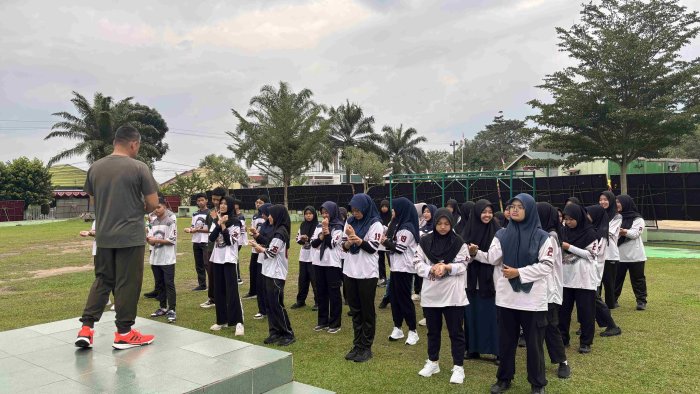 Kesamaptaan Kelas Excellent MAN 2 Kota Jambi di Kodim 0415/BTH: Perkuat Fisik, Disiplin, dan Kekompakan Kesamaptaan Kelas Excellent MAN 2 Kota Jambi di Kodim 0415/BTH: Perkuat Fisik, Disiplin, dan Kekompakan