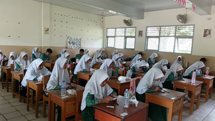 Deep Reading, Strong Grammar, and Literary Thinking: PAS Bahasa & Sastra Inggris Kembali Menguji Ketangguhan Akademik