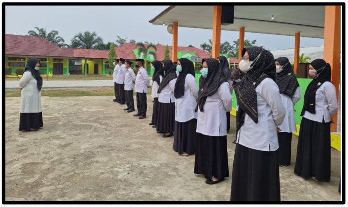 Pembelajaran Beralih Daring Akibat Kabut Asap, Kepala MTsN 1 Tebo Pimpin Apel Pendidik dan Tenaga Kependidikan Pembelajaran Beralih Daring Akibat Kabut Asap, Kepala MTsN 1 Tebo Pimpin Apel Pendidik dan Tenaga Kependidikan