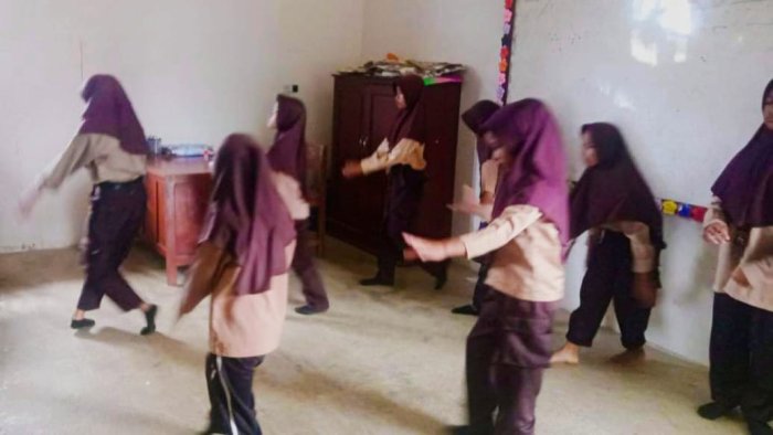 Siswa MIN 4 Tebo Latihan Tari untuk Persiapan Perpisahan PPLK