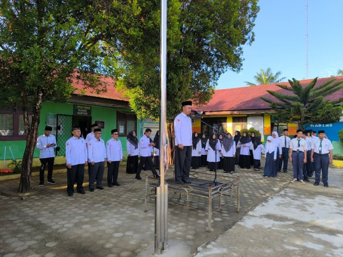 Kepala Madrasah Imbau Siswa Maksimalkan Ujian Berbasis Android Kepala Madrasah Imbau Siswa Maksimalkan Ujian Berbasis Android