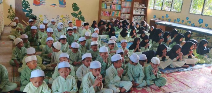 Berita Edisi Hari Ini Jumat 17 - 10 - 2025 Min 1 Muaro Jambi Siswa Siswi Membaca Doa dan Yasin Bersama