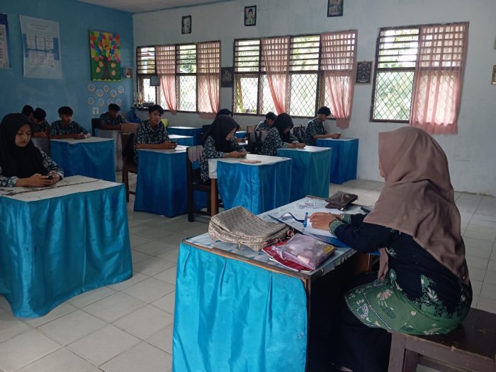 Asesmen Hari Kedua di MAN 2 Bungo Berlangsung Tertib dan Lancar Asesmen Hari Kedua di MAN 2 Bungo Berlangsung Tertib dan Lancar
