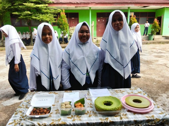 Menelusuri dan Melestarikan Tradisi di Sekitar Kita: Jejak Budaya dalam Teks dan Karya