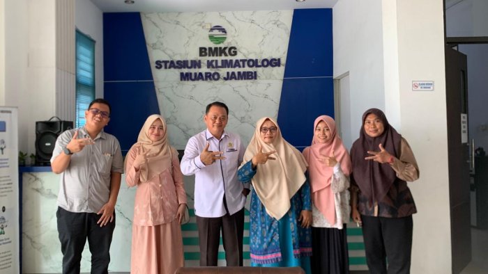 Kunjungan Koordinator Kelas Global MAN 2 Kota Jambi ke BMKG Stasiun Klimatologi Muaro Jambi Bahas Rencana Kerjasama Kunjungan Koordinator Kelas Global MAN 2 Kota Jambi ke BMKG Stasiun Klimatologi Muaro Jambi Bahas Rencana Kerjasama