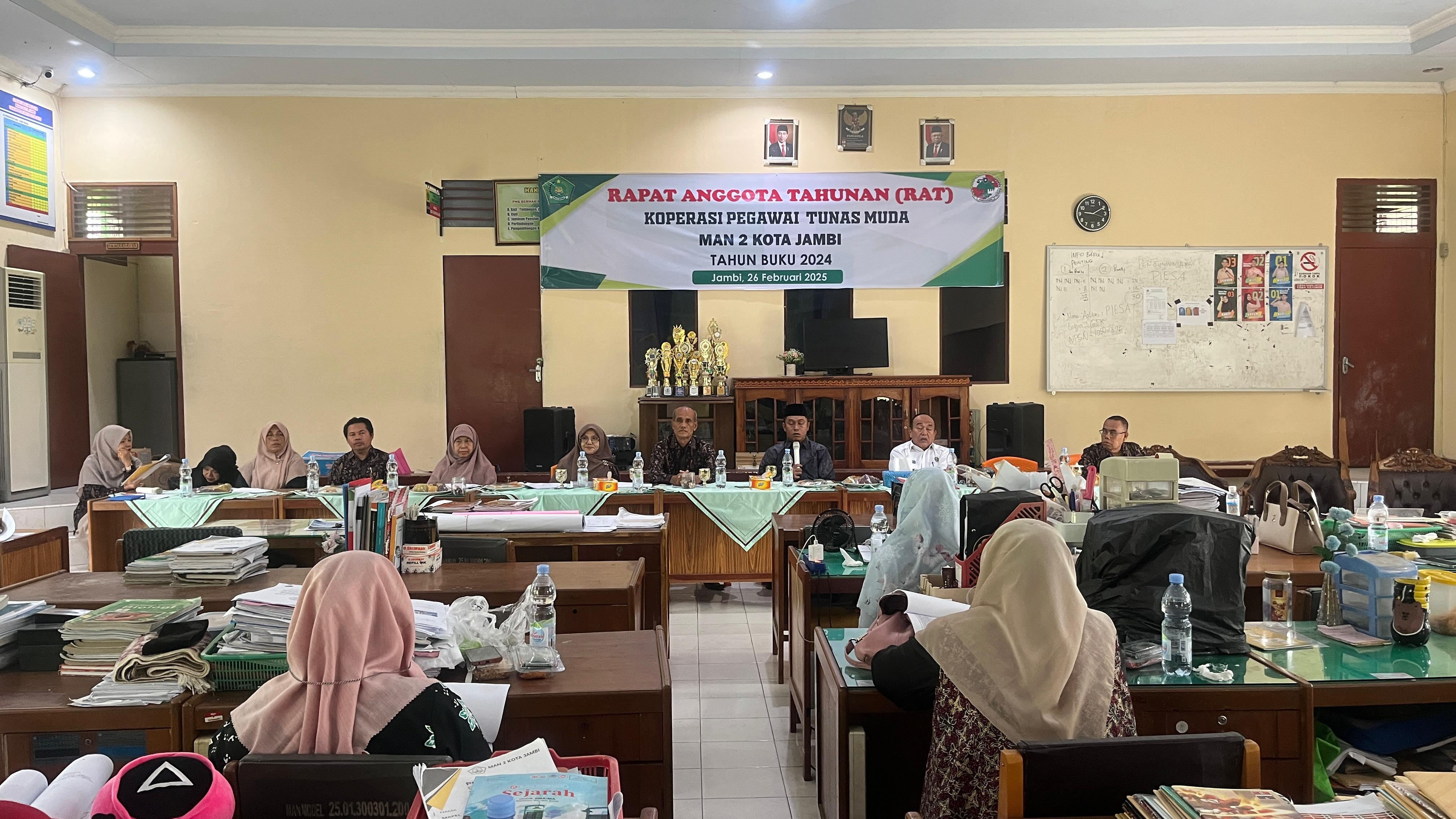 Rapat Anggota Tahunan Koperasi Pegawai Tunas Muda MAN 2 Kota Jambi Berjalan Lancar Rapat Anggota Tahunan Koperasi Pegawai Tunas Muda MAN 2 Kota Jambi Berjalan Lancar