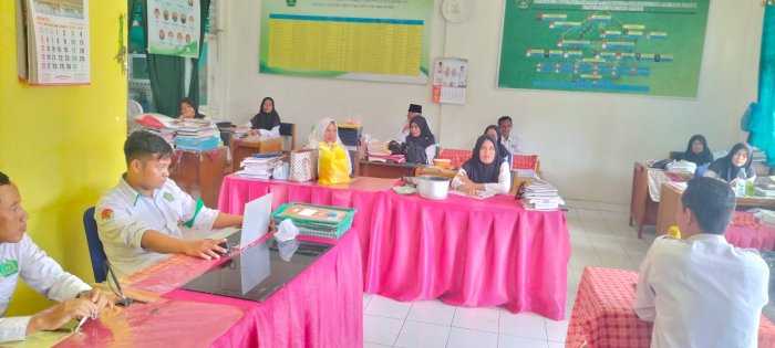 MIN 1 Muaro Jambi Gelar Rapat Persiapan Kegiatan Peringatan Hari Guru Nasional Tahun 2025 MIN 1 Muaro Jambi Gelar Rapat Persiapan Kegiatan Peringatan Hari Guru Nasional Tahun 2025
