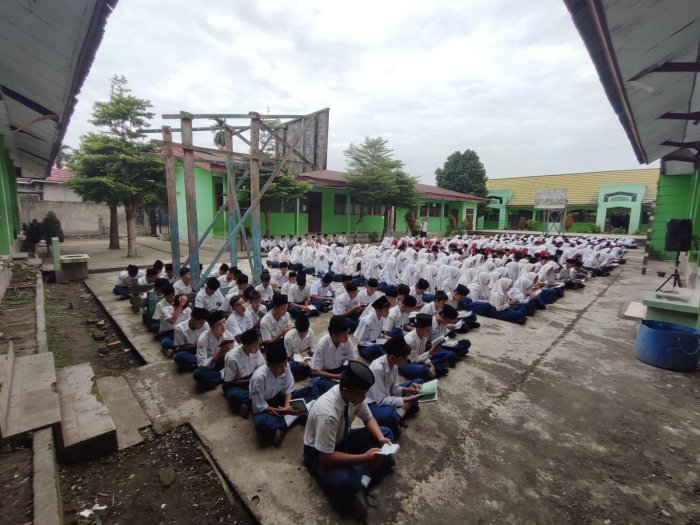 MTsN 1 Kota Jambi Gelar Yasinan Bersama sebagai Doa untuk Orang Tua Guru yang Berpulang MTsN 1 Kota Jambi Gelar Yasinan Bersama sebagai Doa untuk Orang Tua Guru yang Berpulang