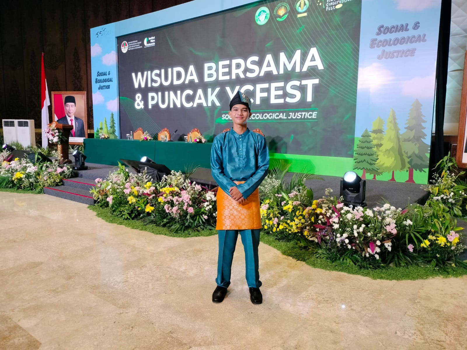 Khalifah Syukron XI MIA 1 MAN 2 Kota Jambi Ikuti Wisuda Green Ambassador, Resmi Jadi Duta Lingkungan KLHK Khalifah Syukron XI MIA 1 MAN 2 Kota Jambi Ikuti Wisuda Green Ambassador, Resmi Jadi Duta Lingkungan KLHK