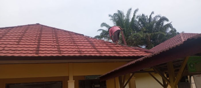 MAN 2 Tebo Rutin Lakukan Pemeliharaan Sarana Prasarana MAN 2 Tebo Rutin Lakukan Pemeliharaan Sarana Prasarana