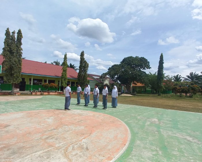Langkah Kompak X B: Panaskan Semangat Jelang Lomba LKBB Pensi Antar Kelas! Langkah Kompak X B: Panaskan Semangat Jelang Lomba LKBB Pensi Antar Kelas!