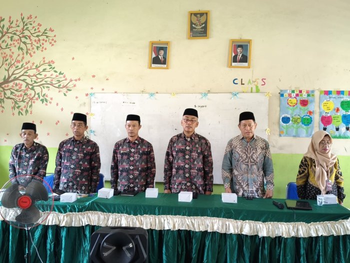 Min 1 Muaro Jambi Bapak Kepala Madrasah dan Majlis Guru MIN 1 Muaro Jambi Ikuti Rapat KKG Min 1 Muaro Jambi Bapak Kepala Madrasah dan Majlis Guru MIN 1 Muaro Jambi Ikuti Rapat KKG
