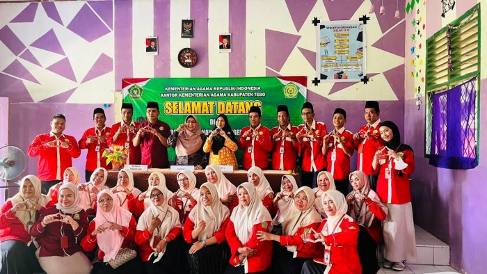Komitmen Mutu Pendidikan, MTsN 5 Tebo Tutup Kegiatan Akreditasi 2026 Komitmen Mutu Pendidikan, MTsN 5 Tebo Tutup Kegiatan Akreditasi 2026
