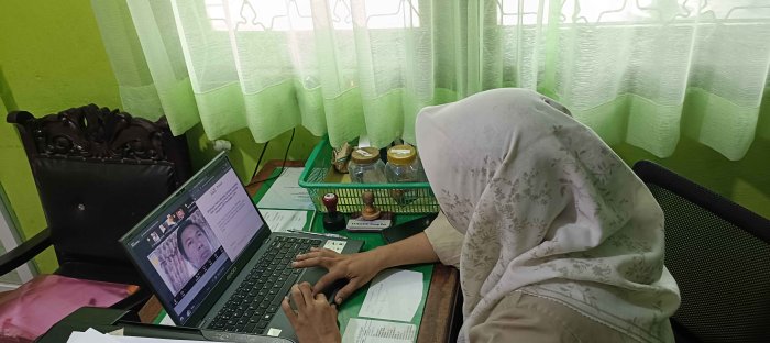 Tingkatkan Mutu Pendidikan, Staf TU MTsN 2 Bungo Ikuti Zoom Penguatan Akreditasi Madrasah