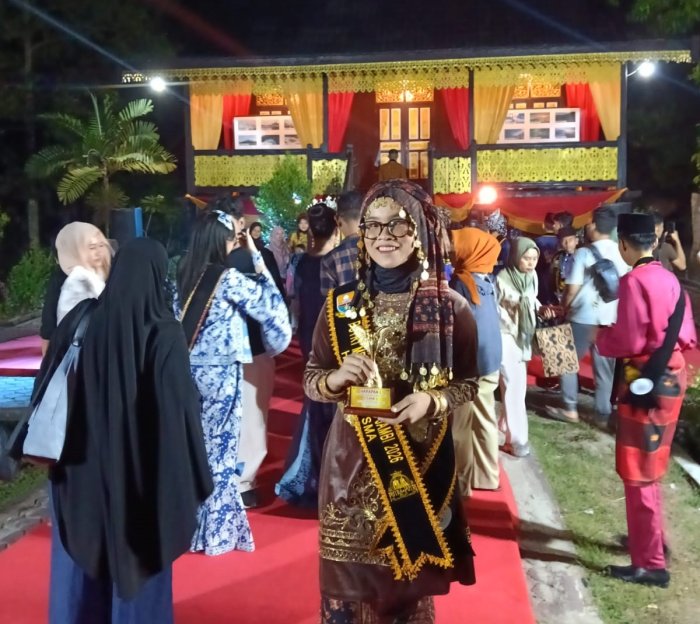 Siswi MAN 2 Kota Jambi Tembus Final dan Raih Harapan 1 Putra Putri Melayu Jambi 2026 Siswi MAN 2 Kota Jambi Tembus Final dan Raih Harapan 1 Putra Putri Melayu Jambi 2026