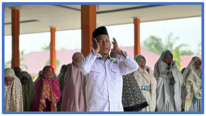Tingkatkan Kedisiplinan Ibadah, Siswi MTsN 1 Tebo Laksanakan Shalat Zuhur Berjamaah di Aula Tingkatkan Kedisiplinan Ibadah, Siswi MTsN 1 Tebo Laksanakan Shalat Zuhur Berjamaah di Aula