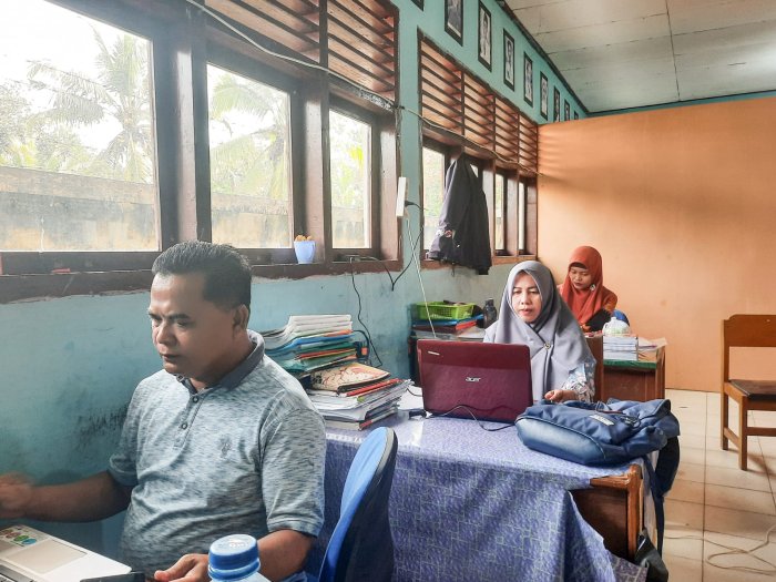 Kejar Target Jelang Pembagian Rapor, Wali Kelas MTsN 1 Bungo Tuntaskan RDM Kejar Target Jelang Pembagian Rapor, Wali Kelas MTsN 1 Bungo Tuntaskan RDM