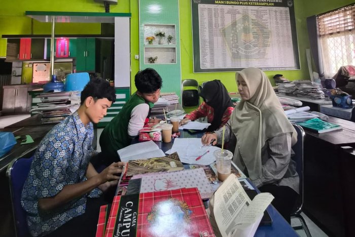Bunda Roza Intensif Bimbing Siswa MAN 1 Bungo Hadapi OMI Kimia 2026