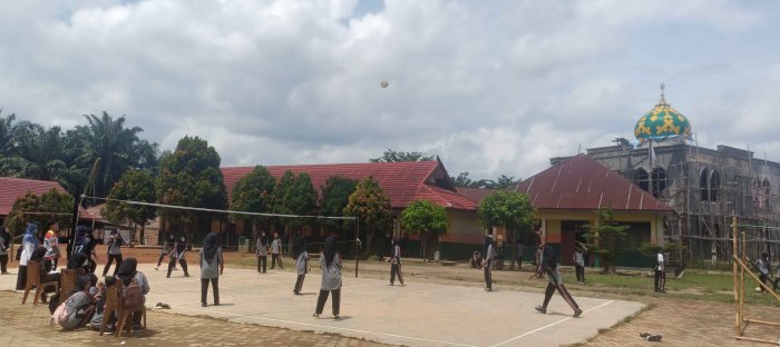 Pembukaan Class Meeting: Pertandingan Voli Antar Kelas Panaskan Lapangan MTsN 2 Bungo xx