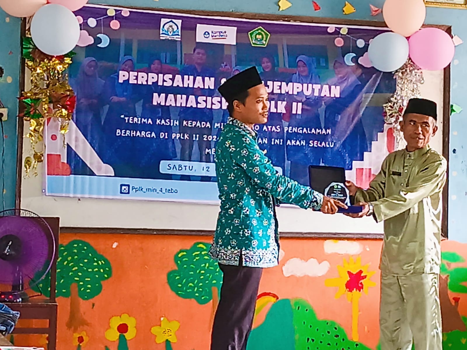 MIN 4 Tebo Gelar Perpisahan Mahasiswa PPLK IAI Yasni Bungo MIN 4 Tebo Gelar Perpisahan Mahasiswa PPLK IAI Yasni Bungo